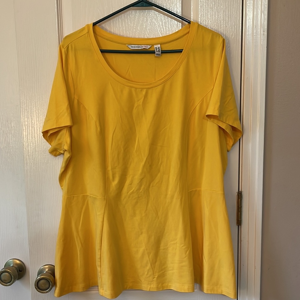 E28 Isaac Mizrahi yellow top